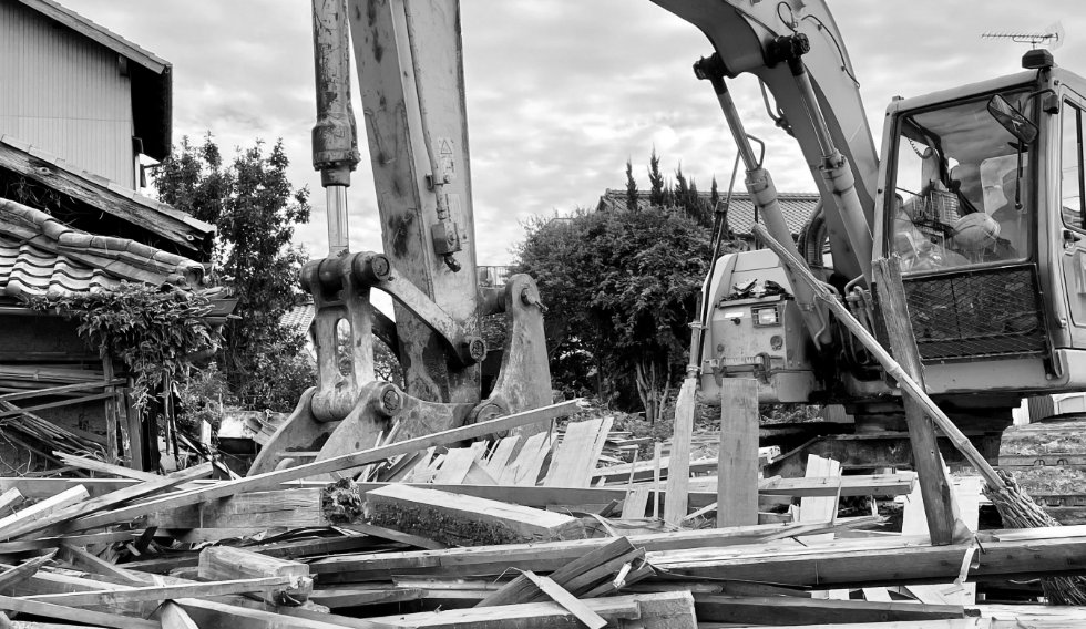 直接工事費だけの安い価格で解体工事ができます。